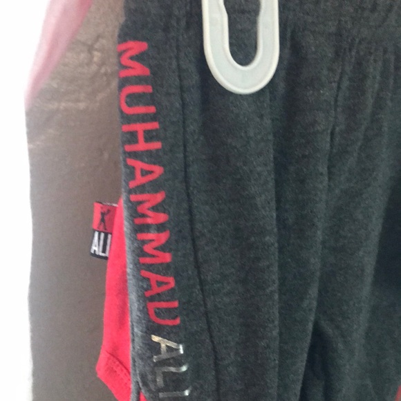 Ali baby 2-piece outfit - Picture 3 of 6